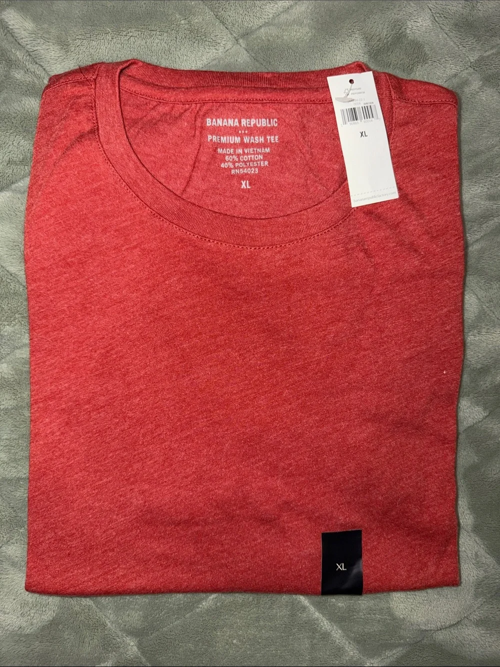 Banana Republic Men's Heather Red Crew Neck Tee - NWT